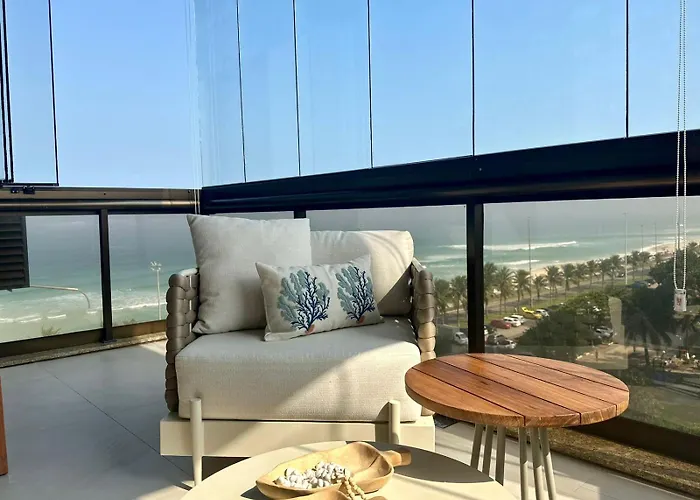 Lindo Apto No Melhor Lugar Da Barra Da Tijuca! Com Uma Vista De Tirar O Folego, Frente Para O Mar! Totalmente Equipado E Decorado Ao Lado Dos Melhores Hoteis E Quiosques Da Barra! Portaria 24H, Piscina, Sauna, Jacuzzi, Academia, Garagem, Wi-Fi, Lavan