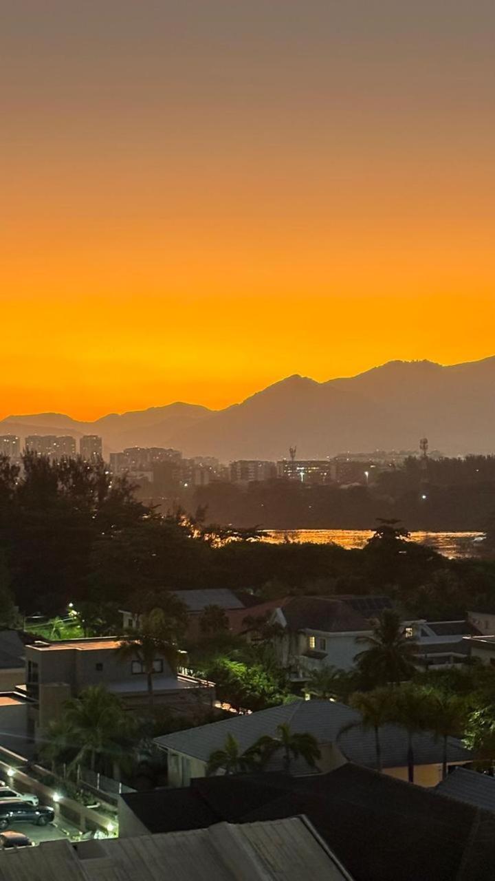 Lindo Apto No Lugar Da Barra Da Tijuca! Com Uma Vista De Tirar O Folego, Frente O Mar! Totalmente Equipado E Decorado Ao Lado Dos Melhores E Quiosques Da Barra! Portaria 24h, Piscina, Sauna, Jacuzzi, Academia, Garagem, Wi-fi, Lavan Apartment *