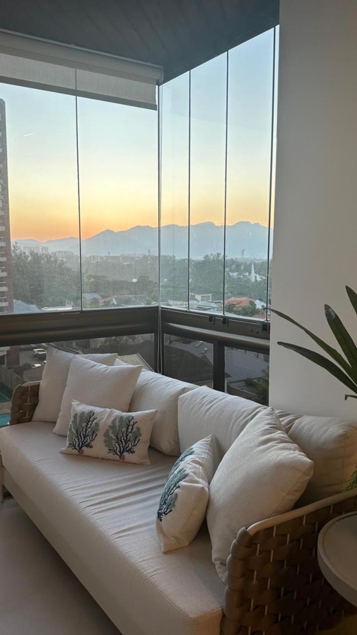 Lindo Apto No Lugar Da Barra Da Tijuca! Com Uma Vista De Tirar O Folego, Frente O Mar! Totalmente Equipado E Decorado Ao Lado Dos Melhores E Quiosques Da Barra! Portaria 24h, Piscina, Sauna, Jacuzzi, Academia, Garagem, Wi-fi, Lavan Apartment *